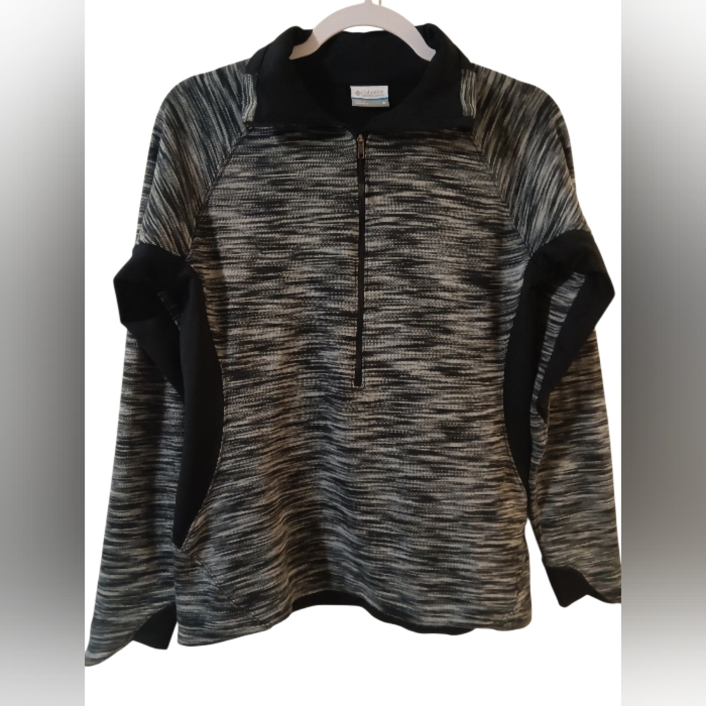 Columbia Women's Black and Gray Quarter-Zip Sweater
